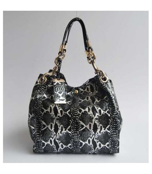 Lohla_Jayne_Black Snake Pelle